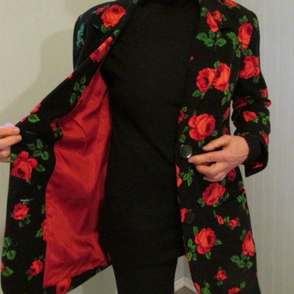 Vintage Black Velvet Jacket with Rose Pattern, Size M - Picture 2 of 6